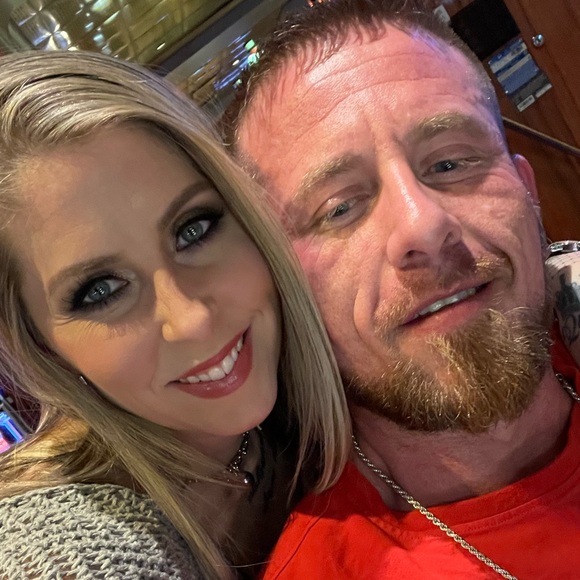 Meet your Posher, Sam & Ashlee - Picture 2 of 3